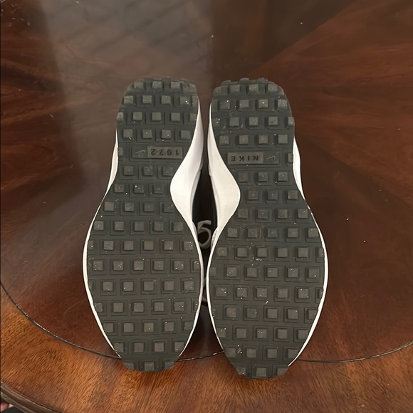 Nike White and Black Running Shoes - Picture 5 of 7